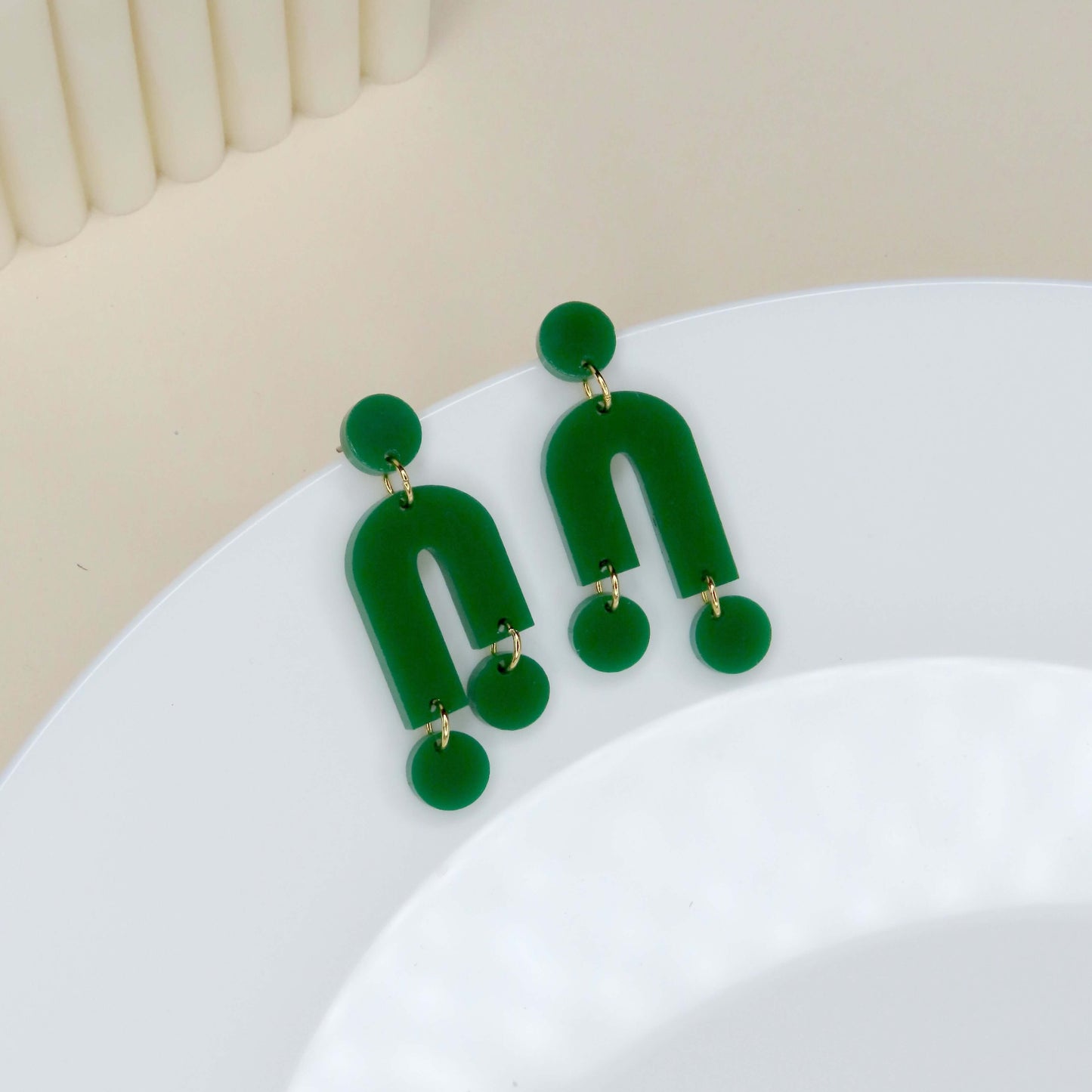 Boucles d'oreilles Mismatch en acrylique vert grenouille