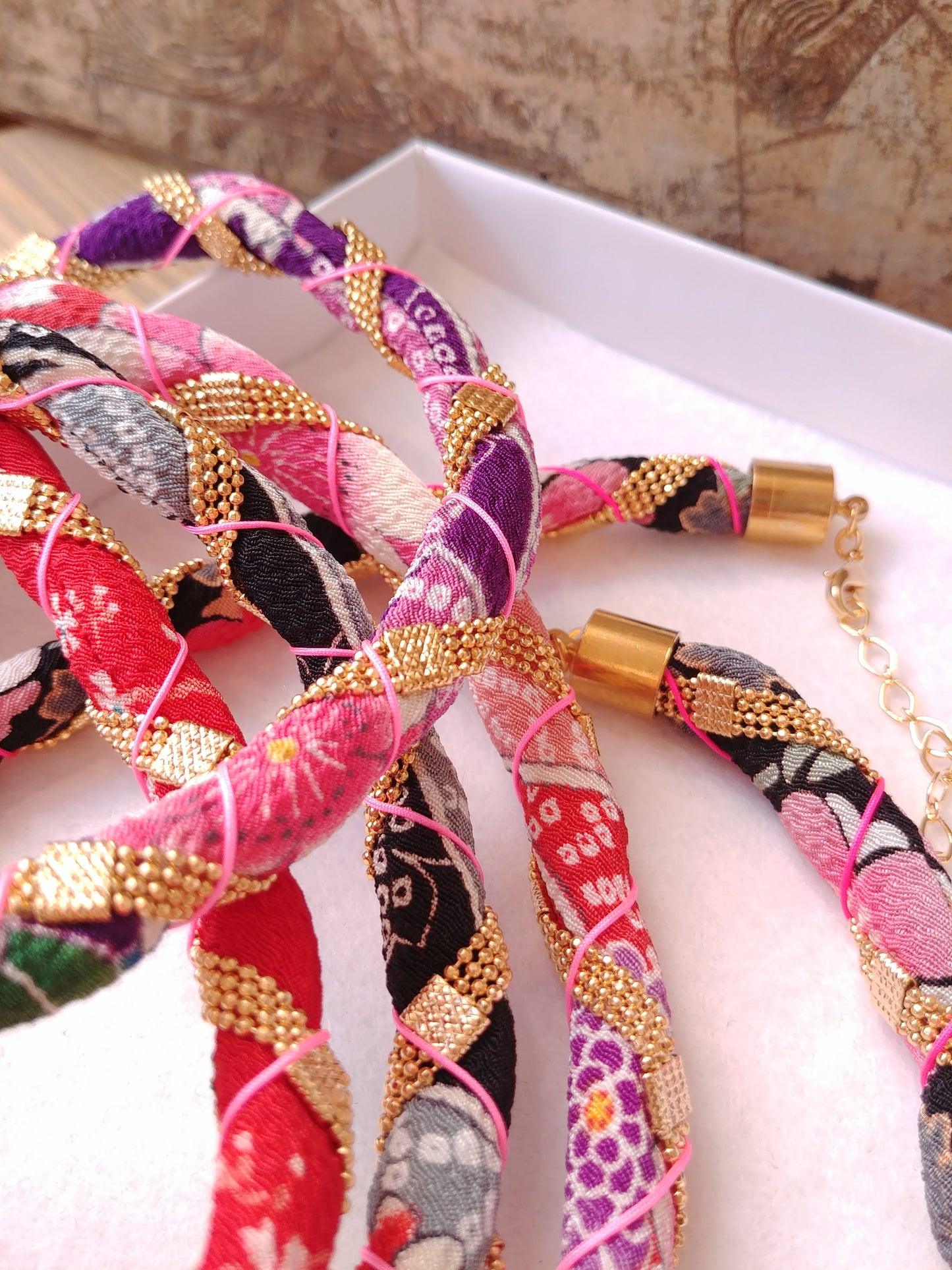 collier Chirimen