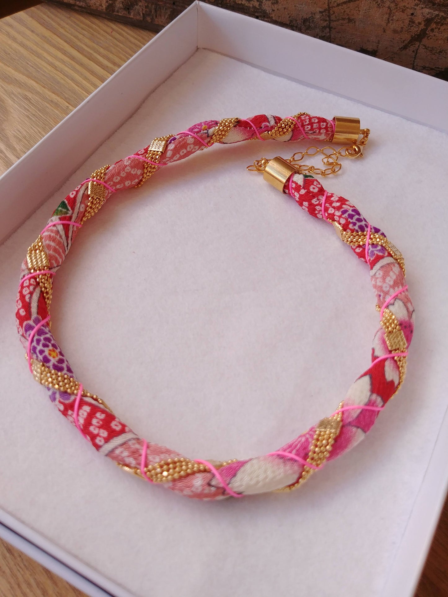 collier Chirimen