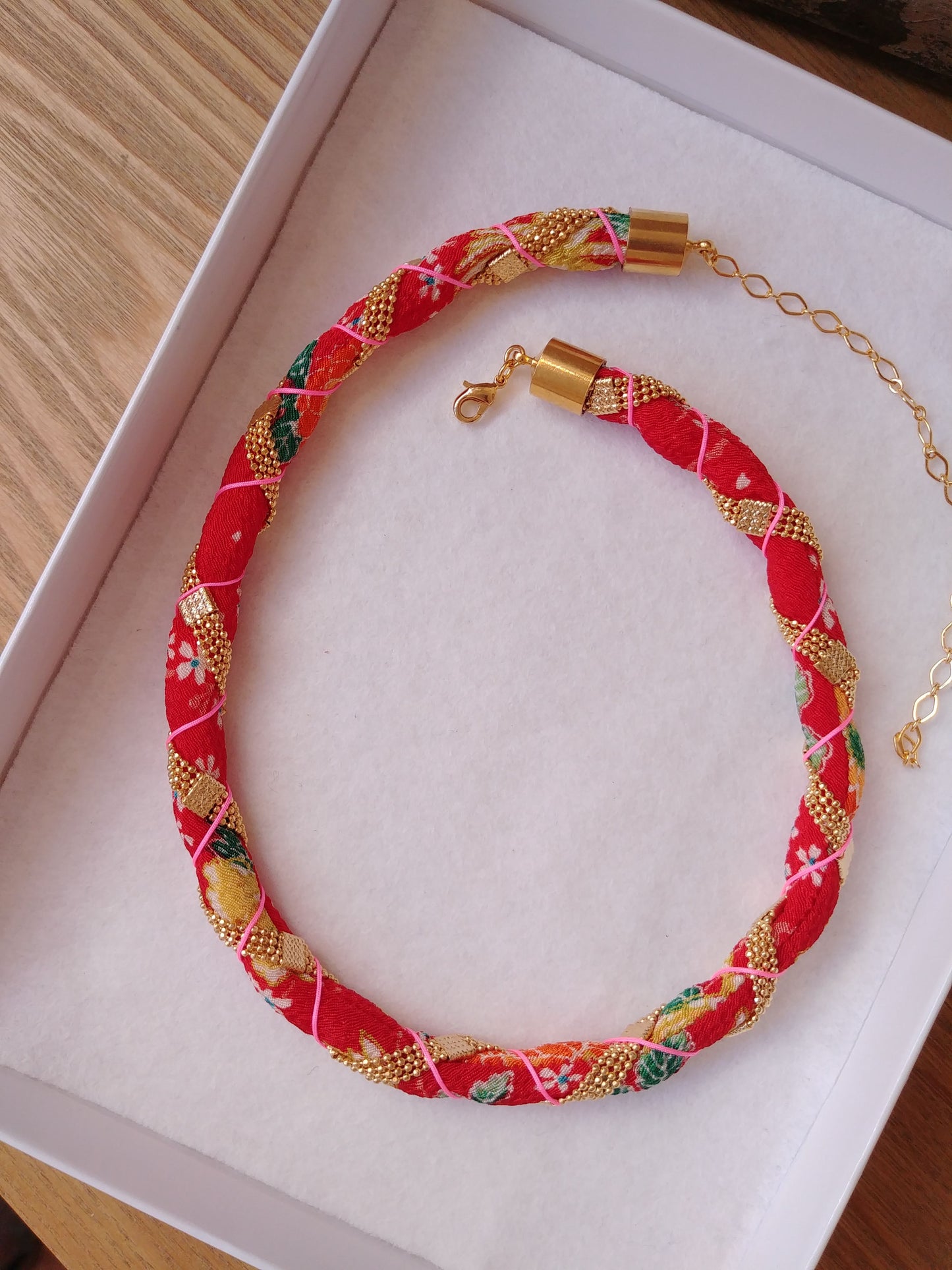 collier Chirimen