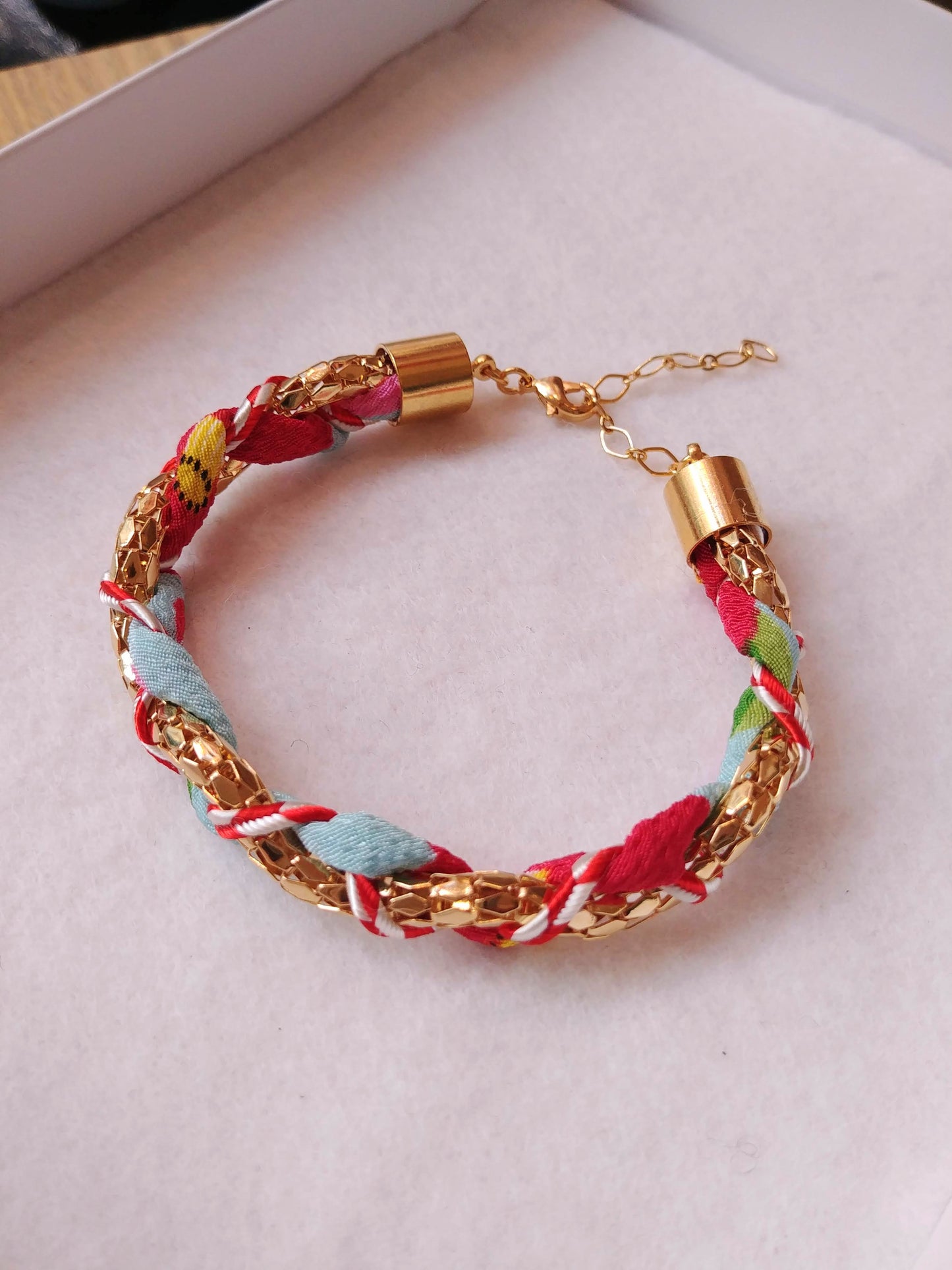 Bracelet tréssé Chirimen