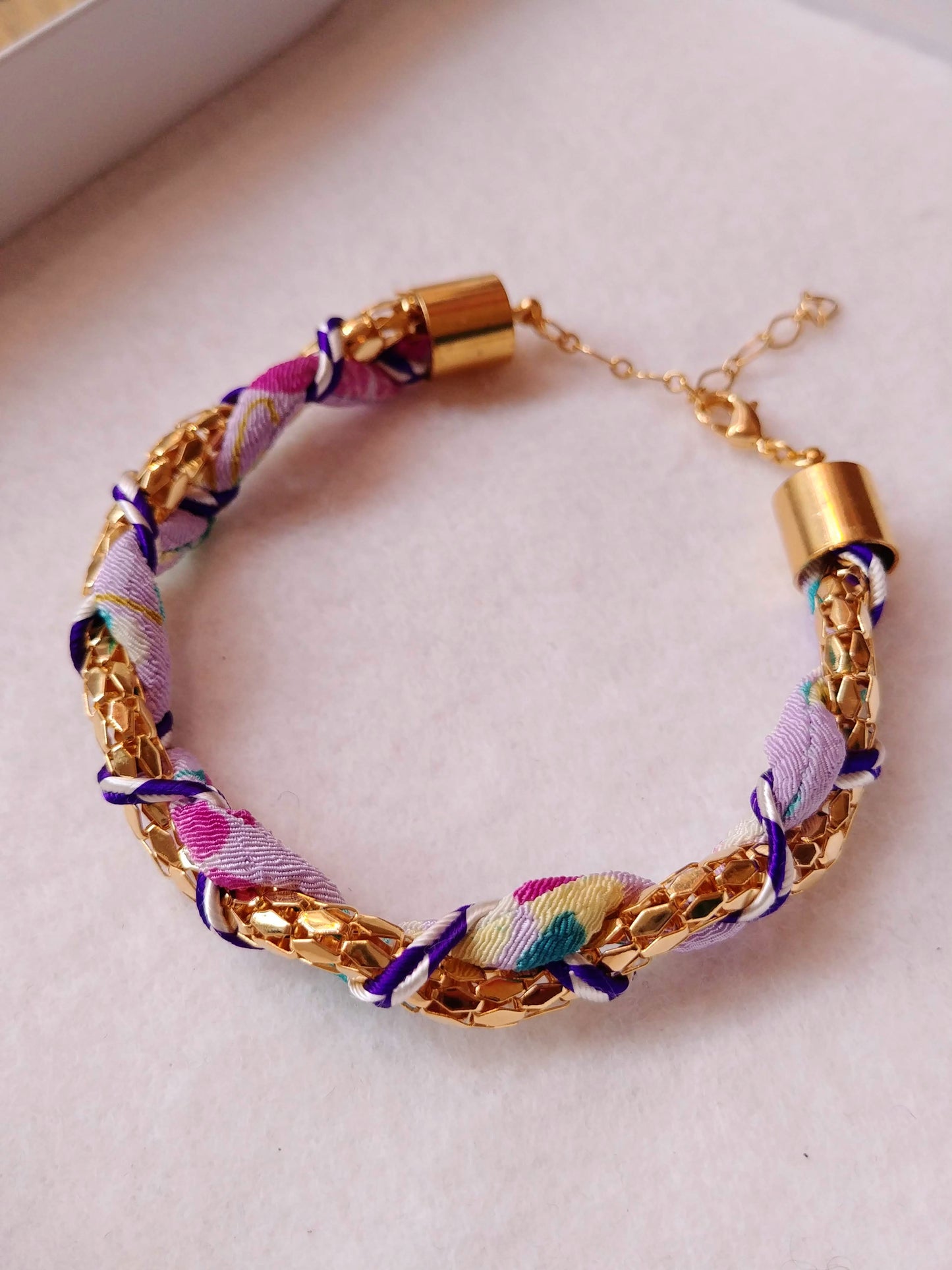 Bracelet tréssé Chirimen