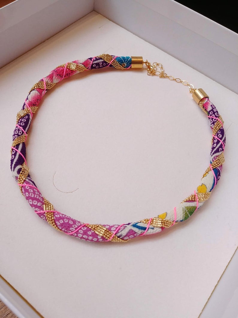 collier Chirimen