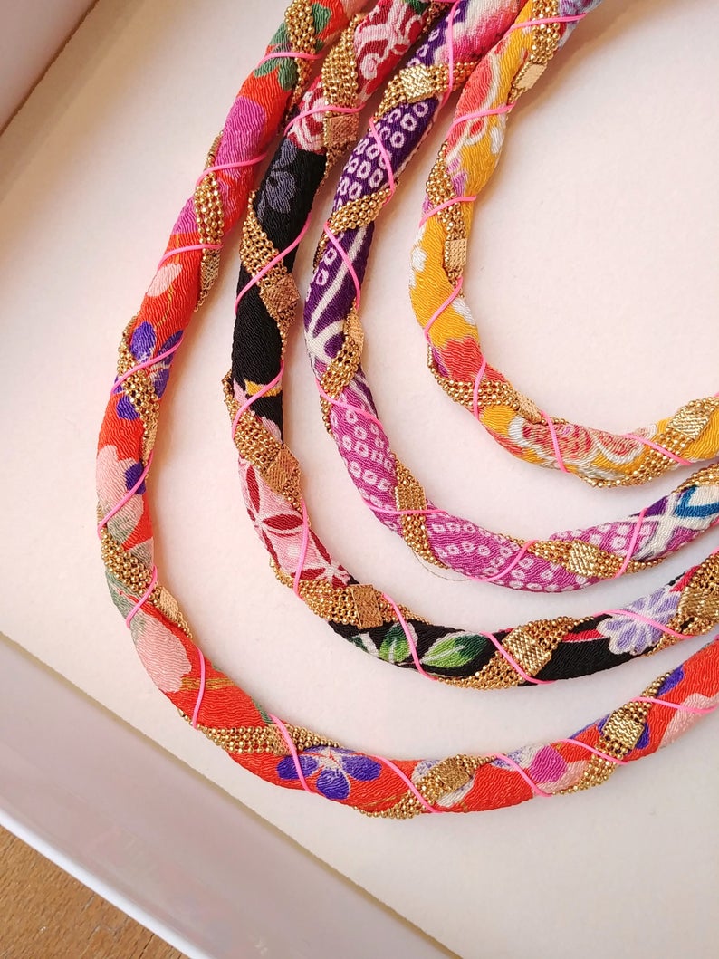 collier Chirimen