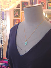 Charger l&#39;image dans la galerie, Collier grigri &quot;main amazonite&quot;
