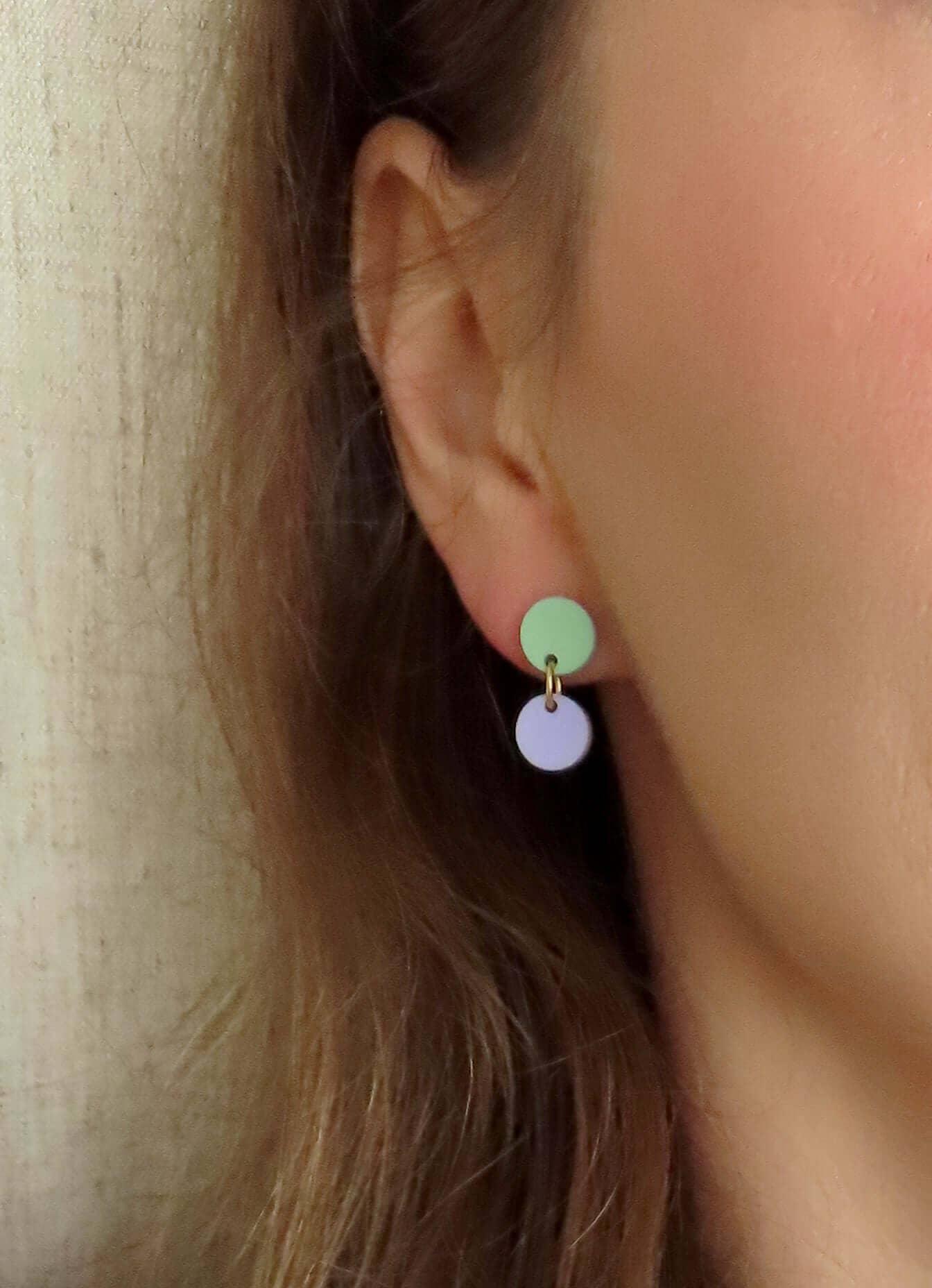 Boucles d'oreilles en acrylique Dotty en rose pêche