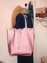 Charger l&#39;image dans la galerie, Cabas en cuir rose
